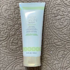 Nwt Mary Kay satin body silkening Shea lotion